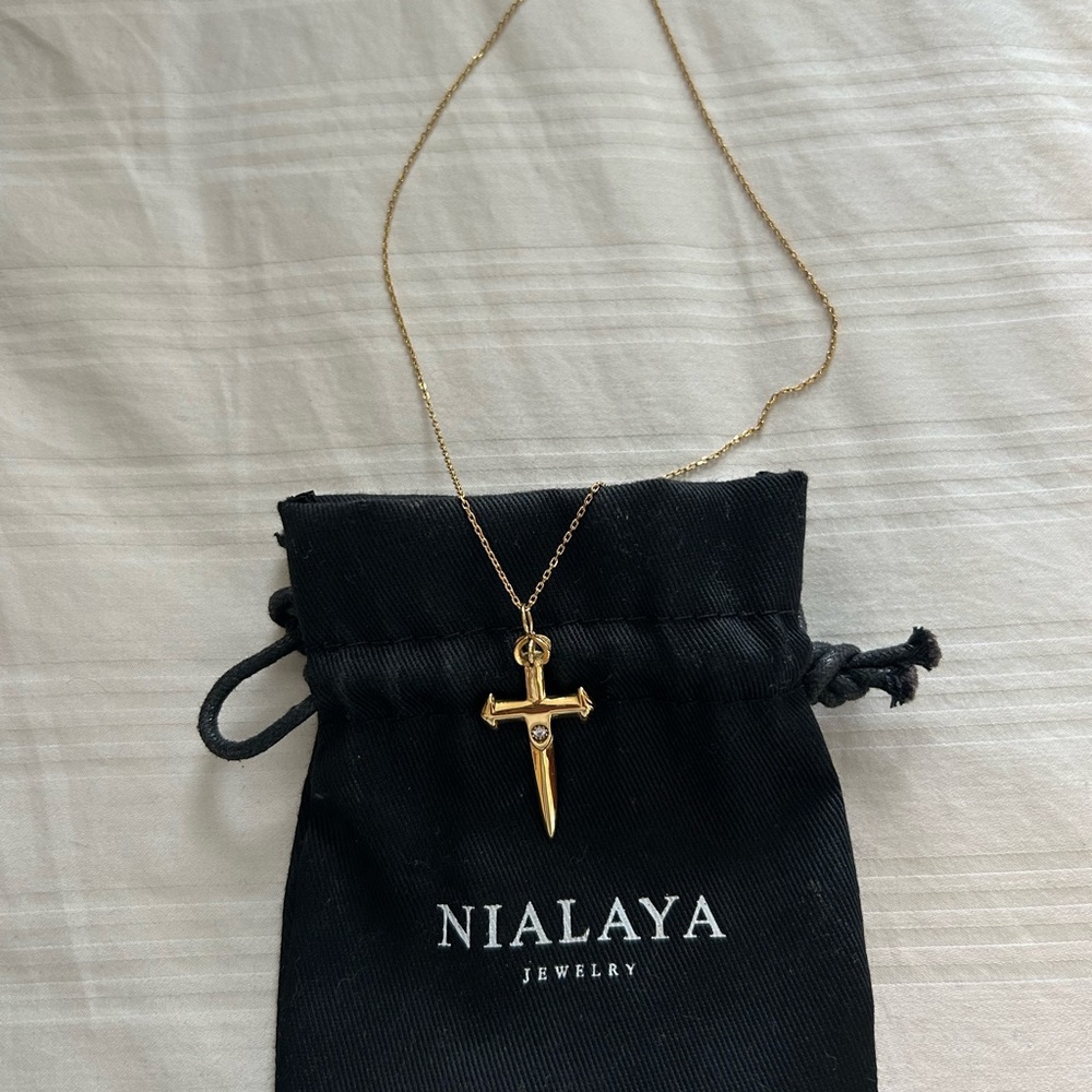 Gold Pendant Necklace
